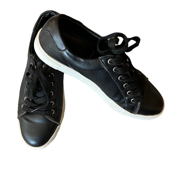 FRYE AND CO. Shoes - Frye and Co. Sindy Black Leather Lace Up Motto Sneakers